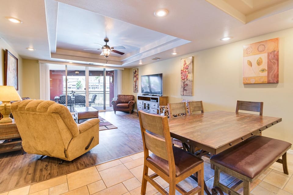 Riverfront Bullhead City Condo Near Casinos! House in Bullhead City