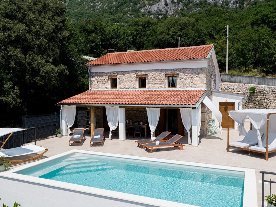 Swimming pool, Swimming pool, sunbed