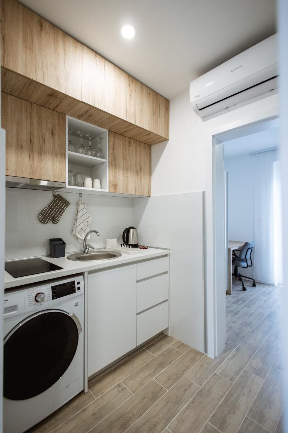 Kitchen or kitchenette