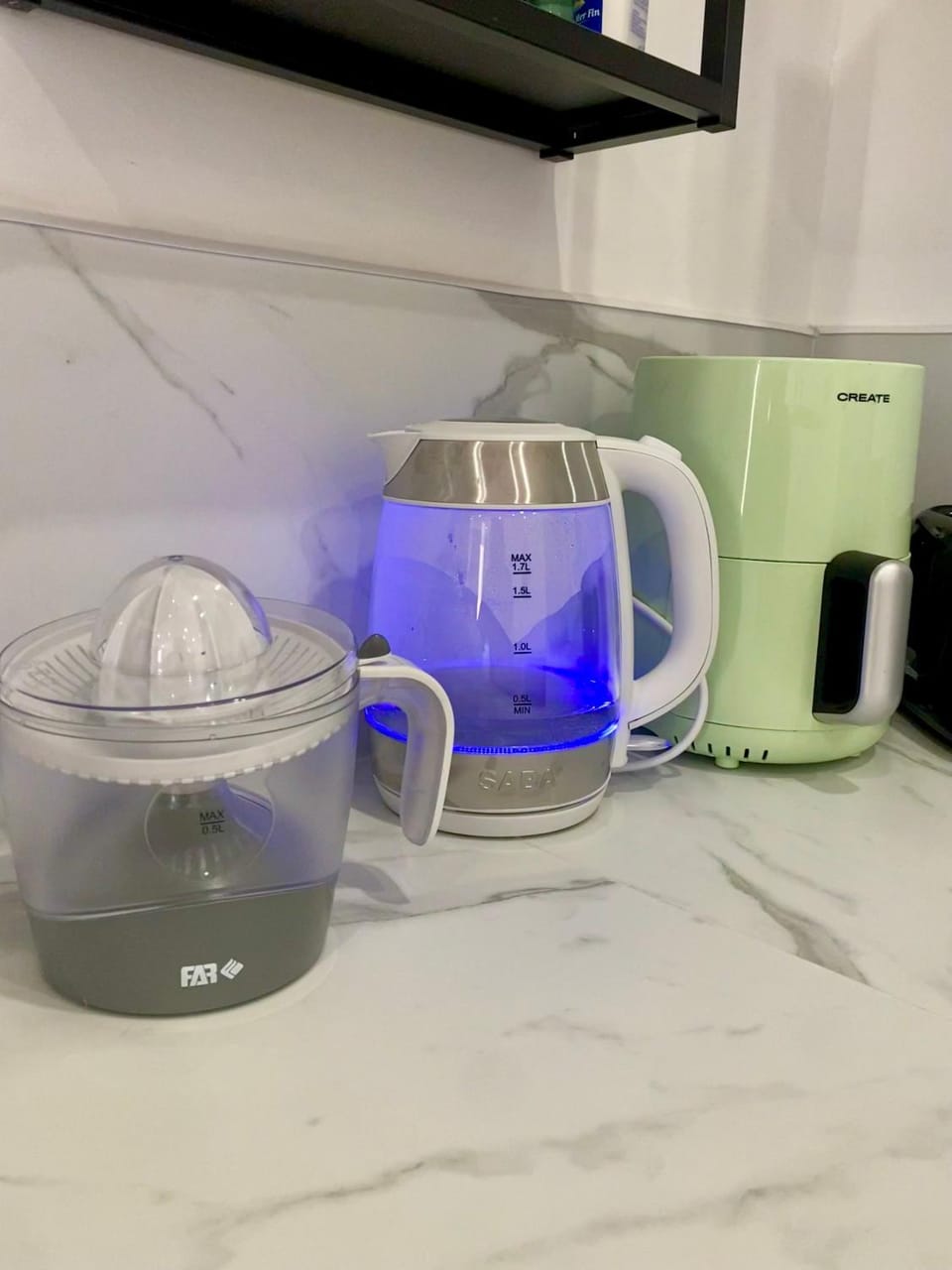 Coffee/tea facilities, kitchen