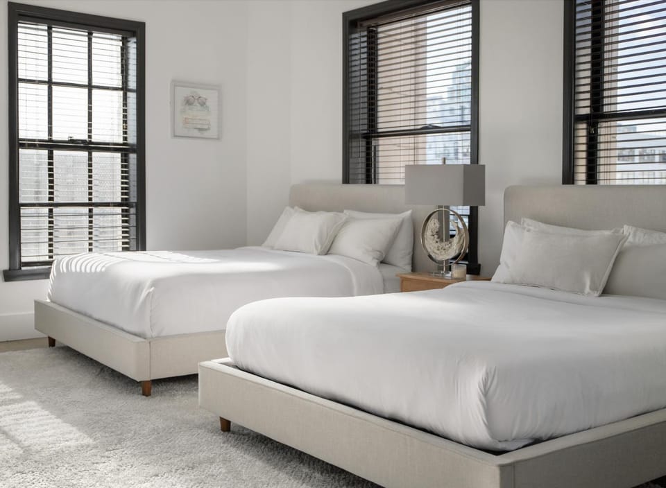 Bed, Photo of the whole room, Bedroom, air conditioner
