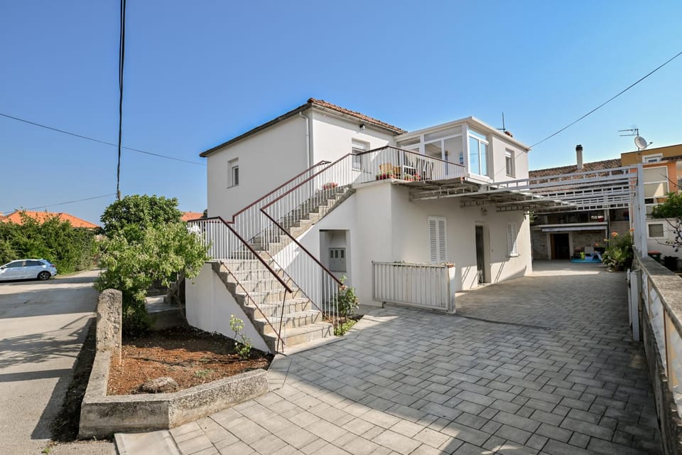Property building, Street view