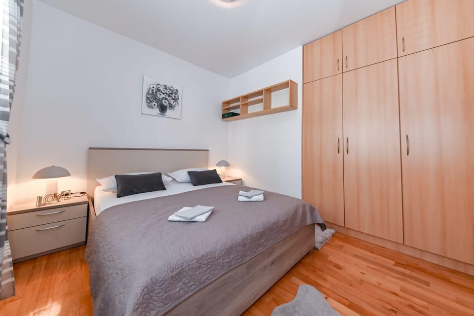 Bed, Bedroom, wardrobe