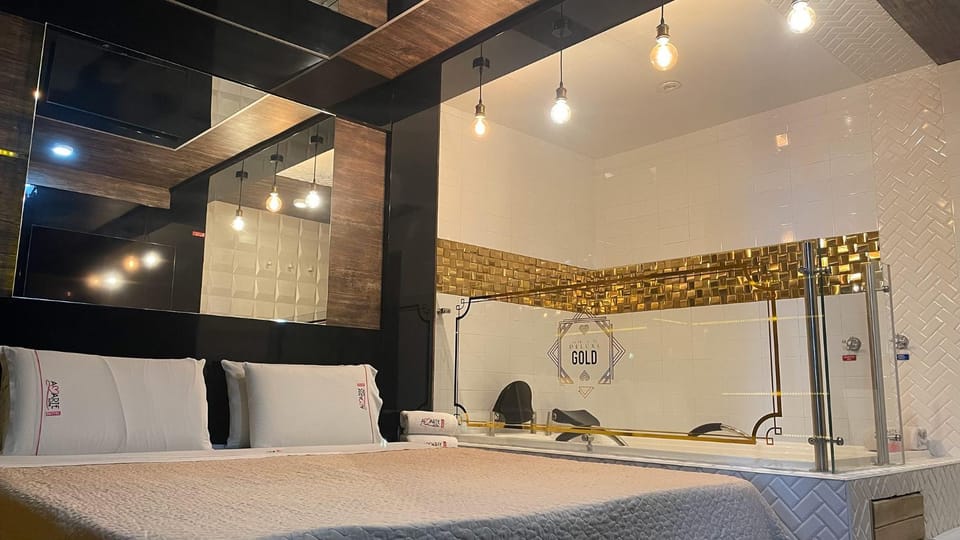 Bed, Sauna, Bathroom, TV and multimedia, Bath, towels