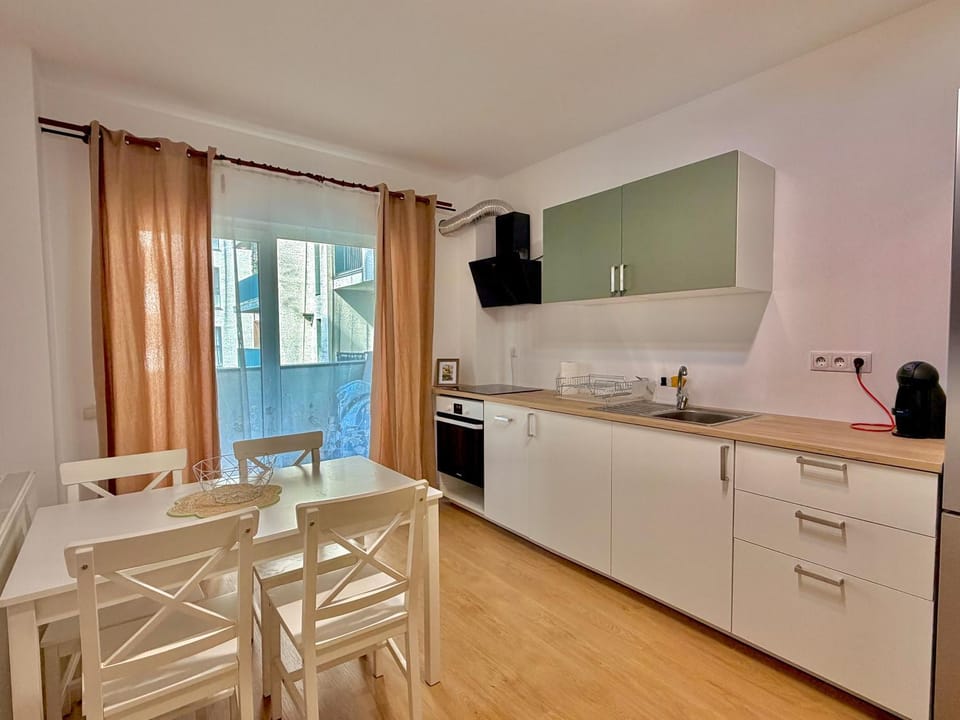 Kitchen or kitchenette, Living room, Dining area, oven, stove
