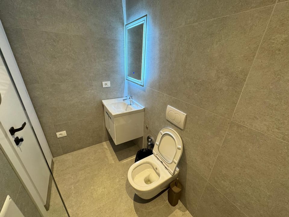 Toilet, Bathroom