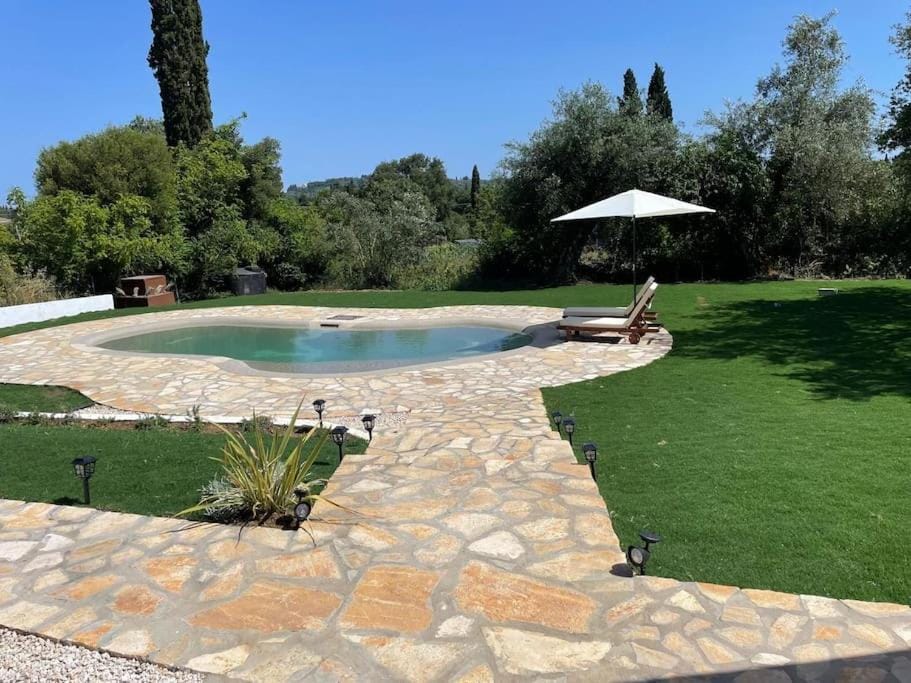 The Retreat - Oak Lodge House in Corfu, Greece