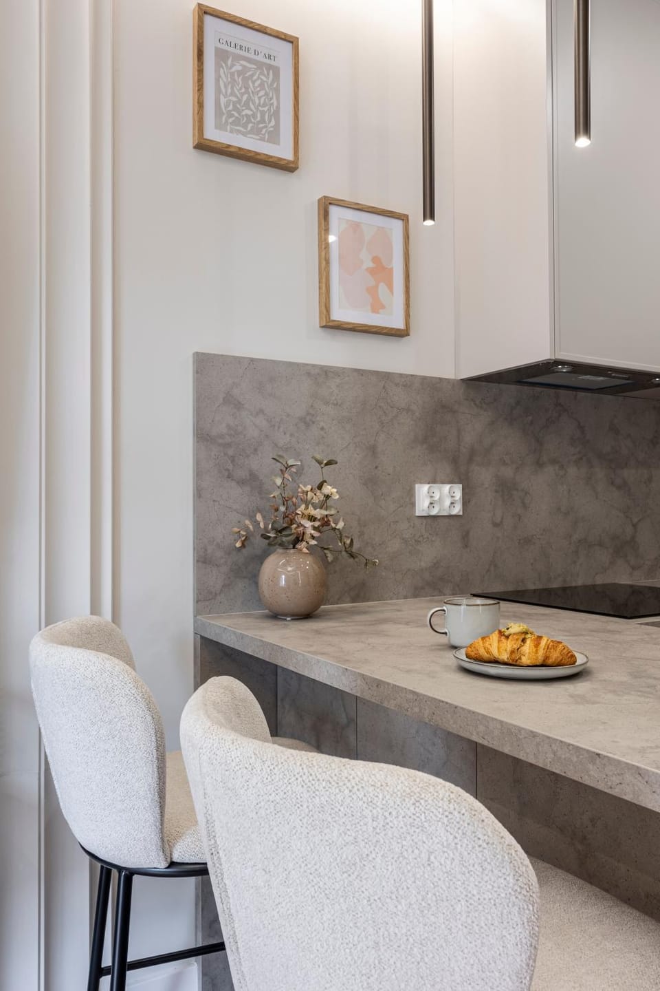 Kitchen or kitchenette, Food and drinks, Dining area, Food