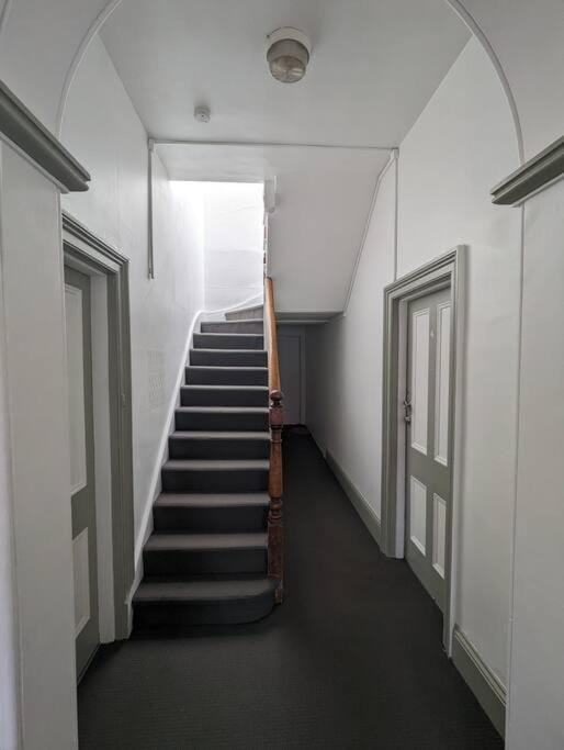 Bayley 2 - Walk to city from 2 bedroom apartment with city and mountain views Apartment in Hobart