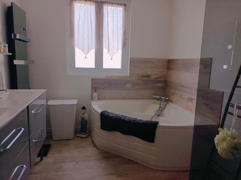 Maison plain pied 2 chambres draps, serviettes inclus House in Fouras
