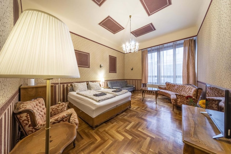 Bed, Living room, Bedroom