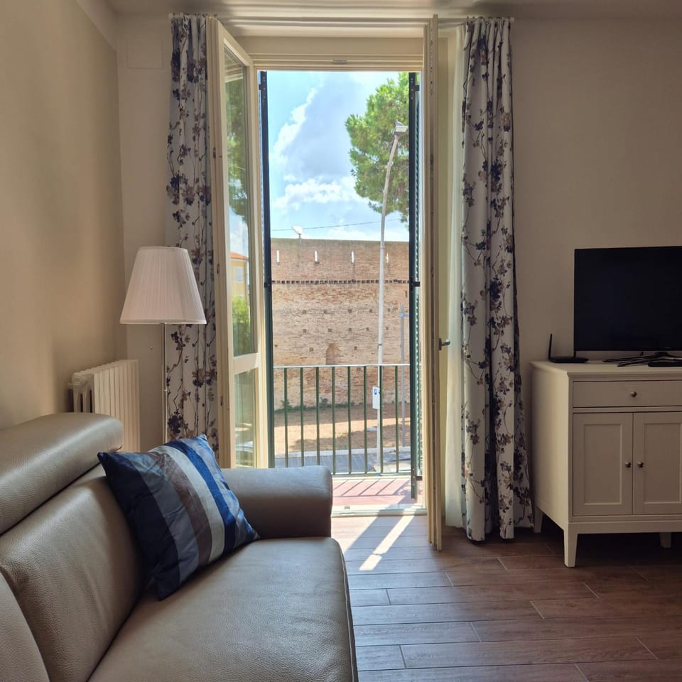 TV and multimedia, View (from property/room), Balcony/Terrace, Living room