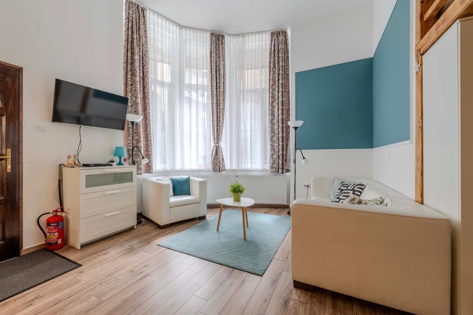 Living room, Photo of the whole room