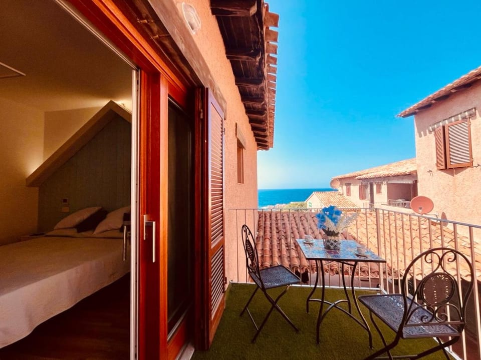 Patio, Bed, View (from property/room), Balcony/Terrace, Bedroom, Sea view