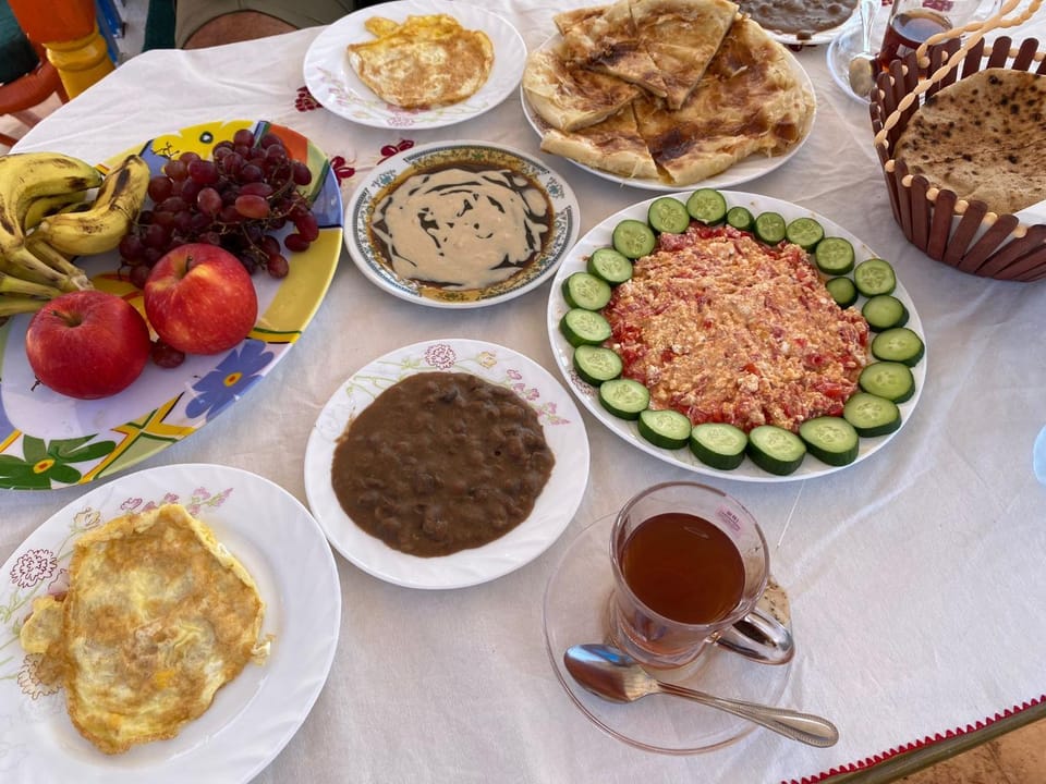 Property building, Restaurant/places to eat, Food and drinks, Food, Breakfast, Drinks