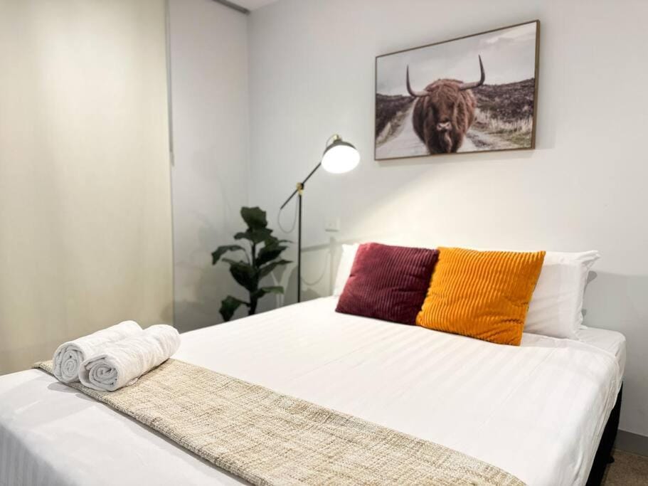 Charming Riverside Apartment near Crown Casino & MCEC Apartment in Southbank