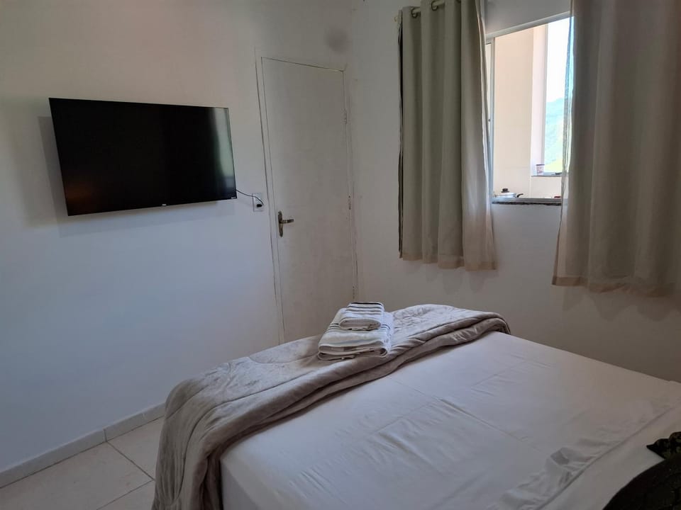 Bed, TV and multimedia, Photo of the whole room
