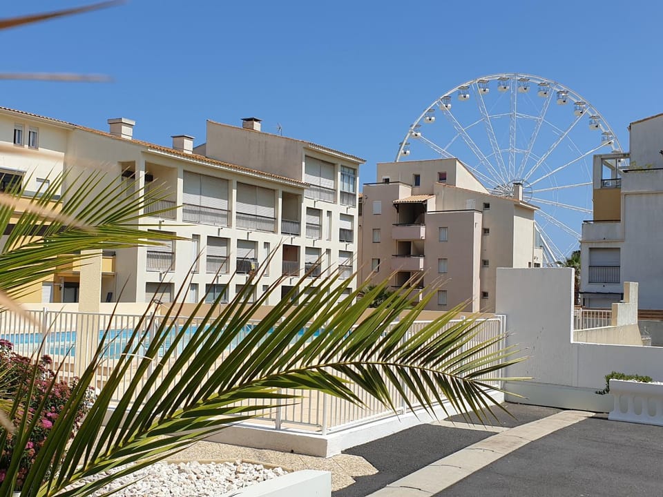 Charmant Apt Climatisé au Port avec Parking & Piscine - FR-1-801-9 Apartment in Agde