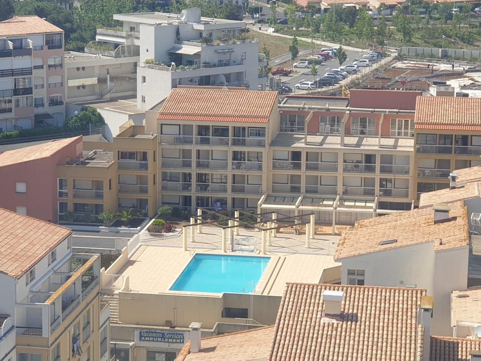 Charmant Apt Climatisé au Port avec Parking & Piscine - FR-1-801-9 Apartment in Agde