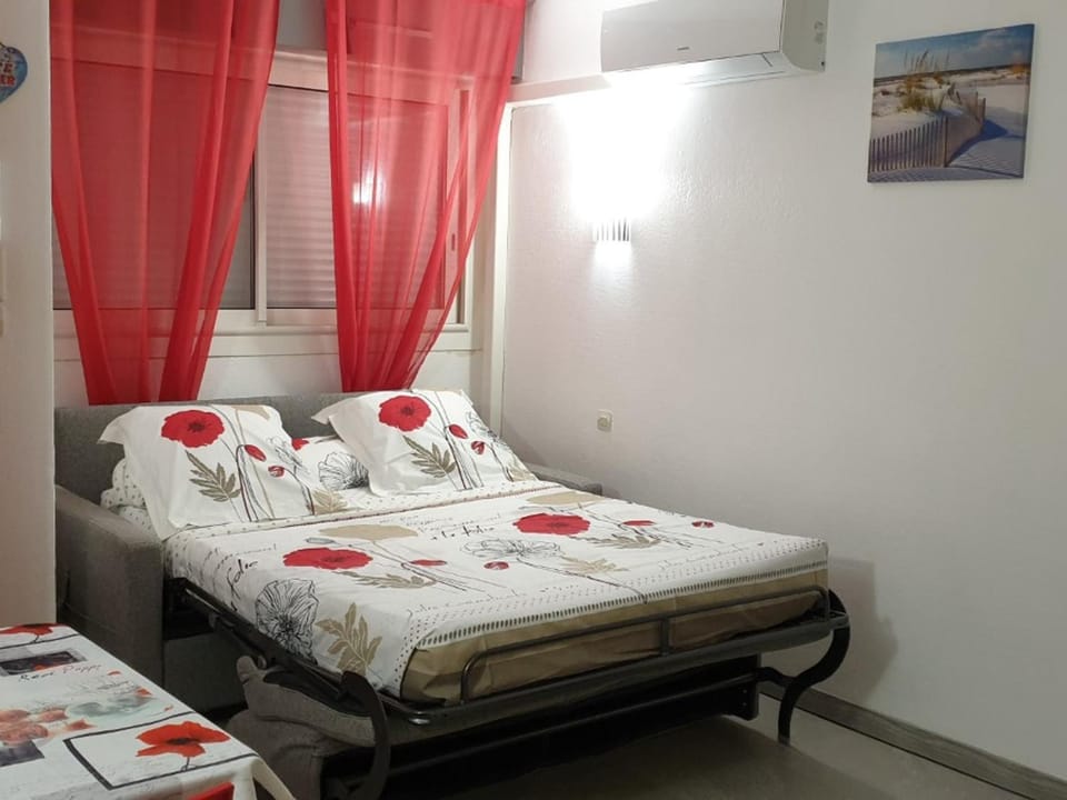 Appartement Climatisé au Centre Port avec Piscine, Parking, et Proche Animations - FR-1-801-8 Apartment in Agde