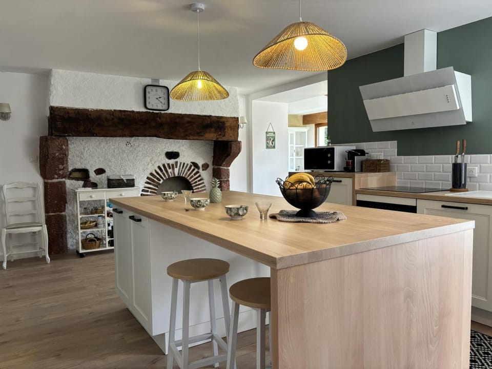 Gîte cozy avec jardin et spa, Chazemais - FR-1-489-540 House in Auvergne-Rhône-Alpes