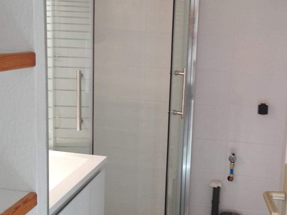 Studio Cabine Climatisé avec Piscine, Parking et Proche du Port - Cap d'Agde - FR-1-801-7 Cabin in Agde