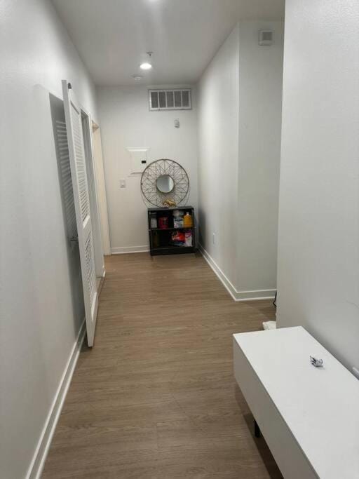 The Carlton - Modern-Lux 2 Master Suites-Secure Bldg & Parking- 5 BLKS to Ocean Ave Apartment in Santa Monica