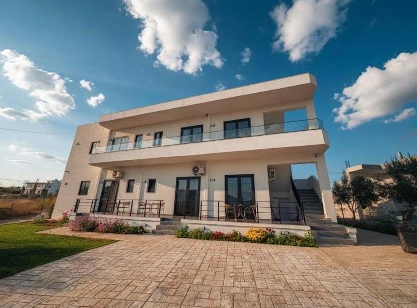 Karafili House Apartment in Ksamil
