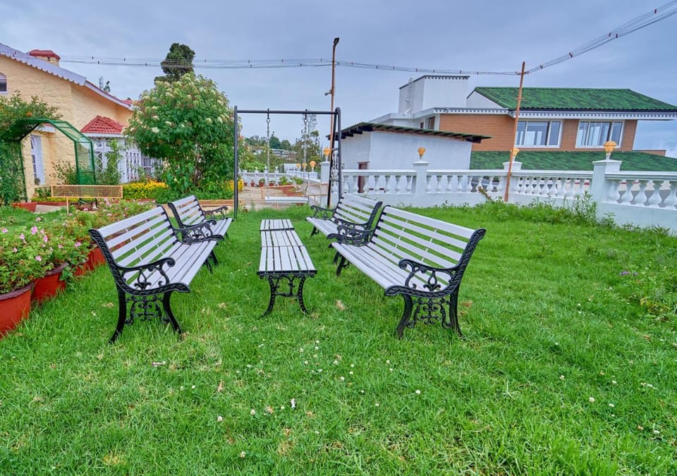 Property building, Patio, Garden