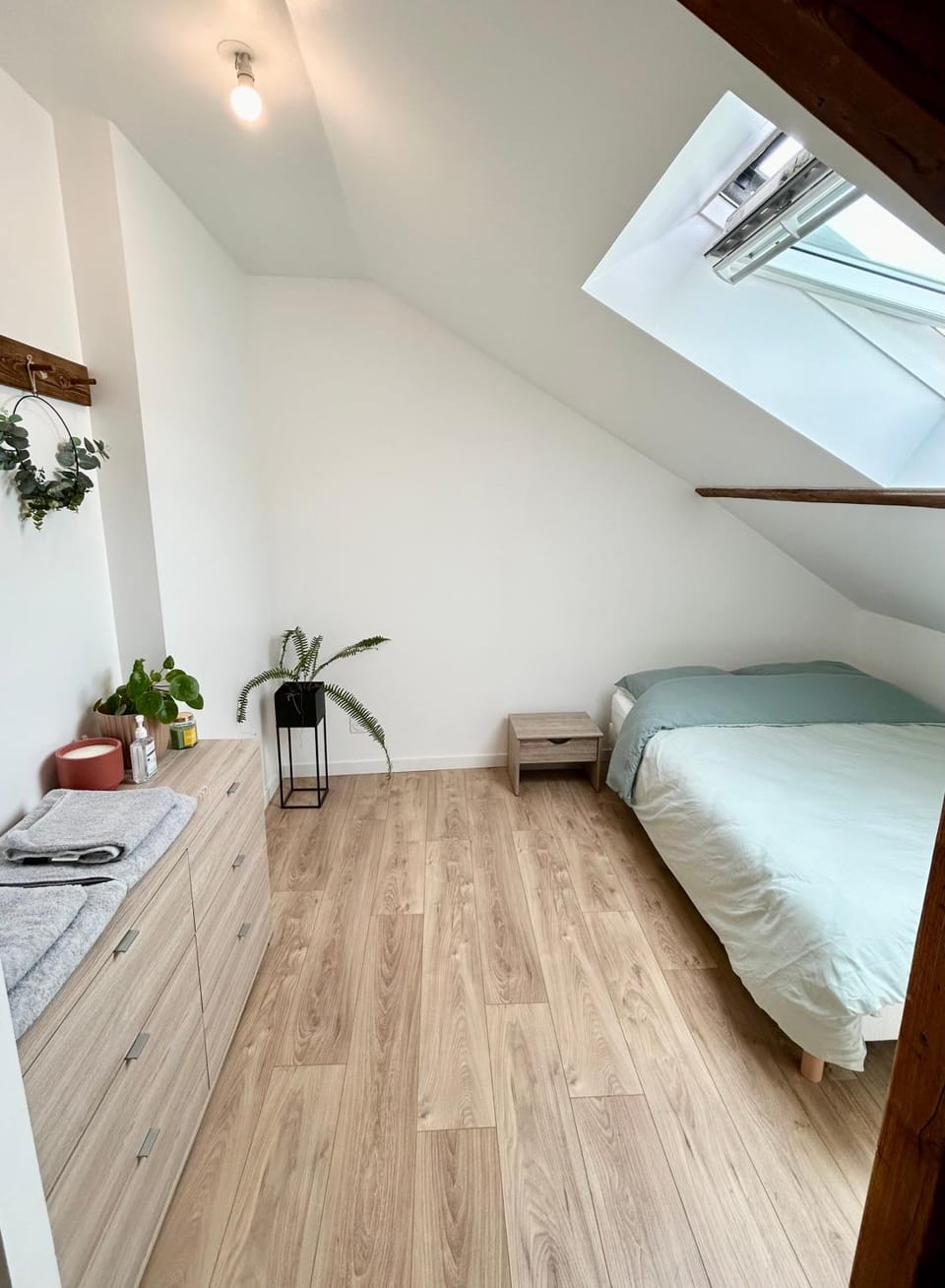 Bed, Bedroom