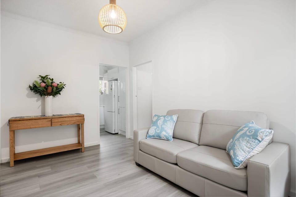 Sammy's Seaside Hideaway in Henley Beach Apartment in Adelaide