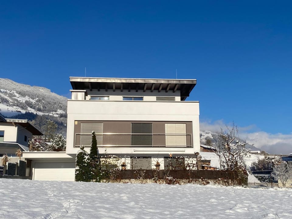 Property building, Winter