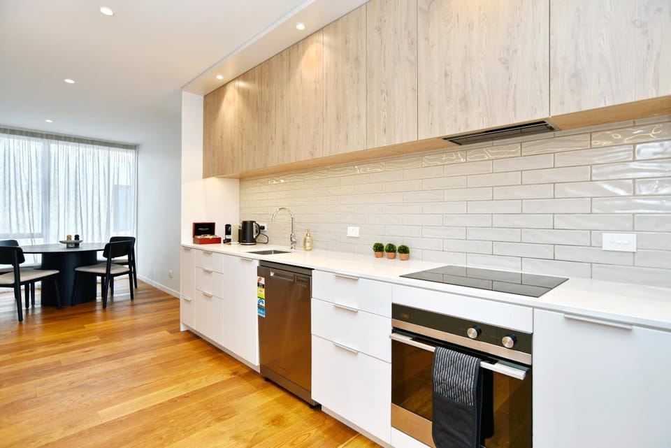 Kitchen or kitchenette, Dining area, dishwasher, stove
