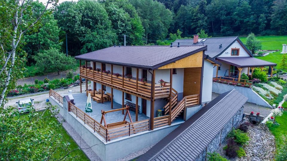 Property building, Day, Natural landscape, Garden, Garden view