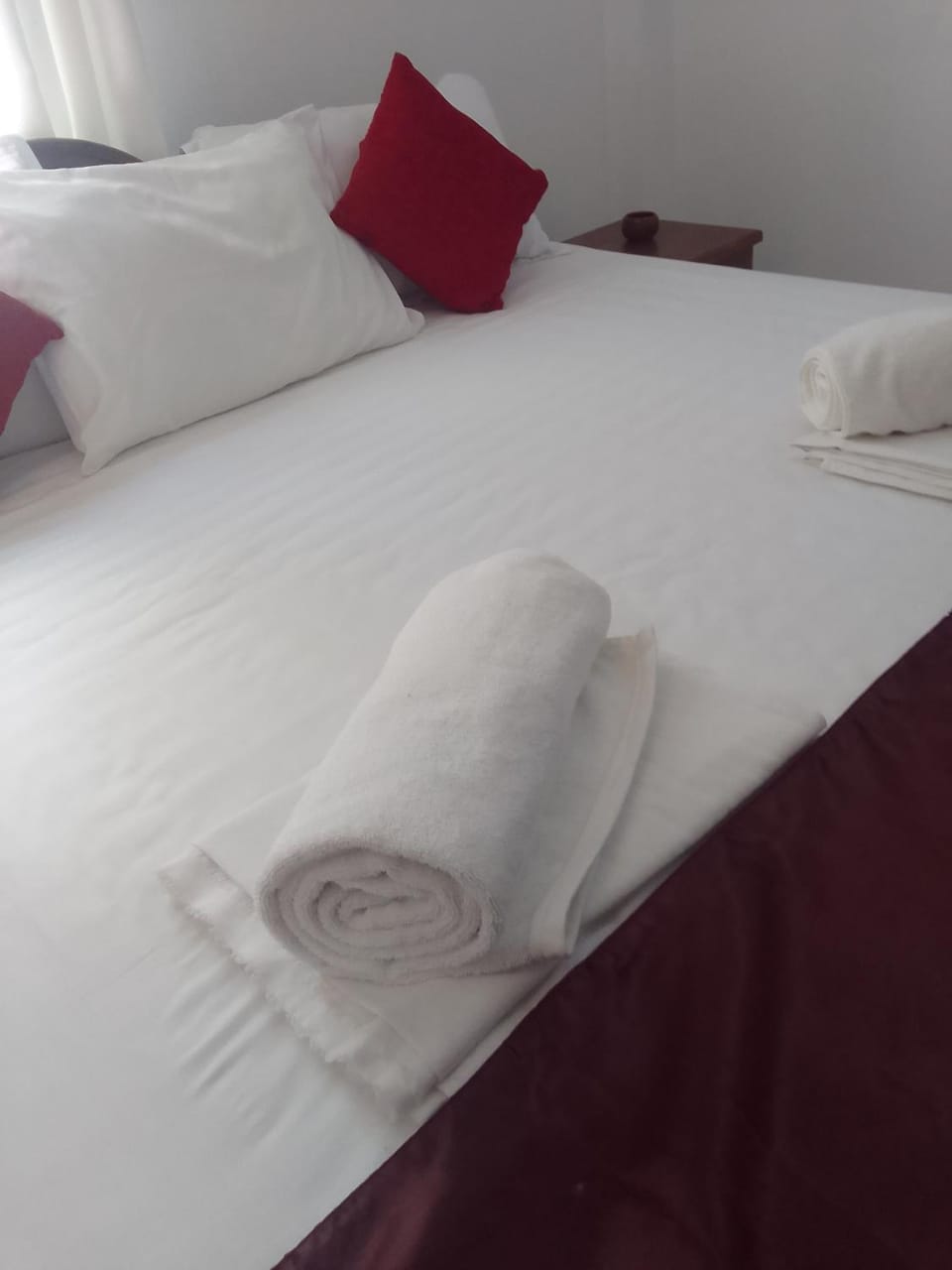 Bed, Bedroom, towels