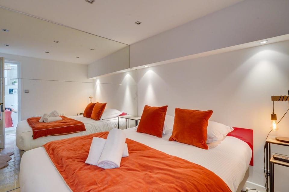 Bed, Bedroom