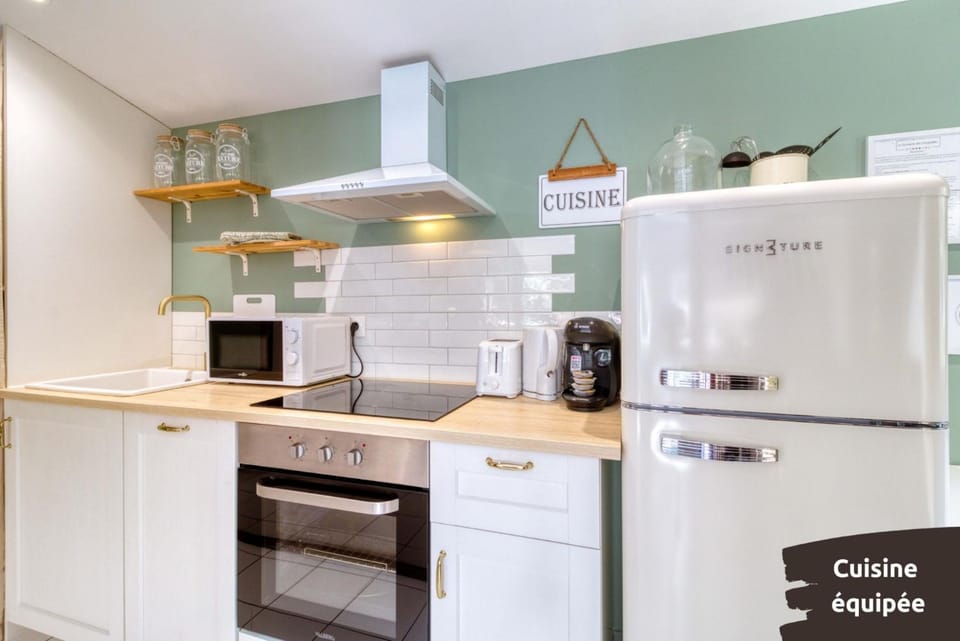 Kitchen or kitchenette, oven, stove, toaster