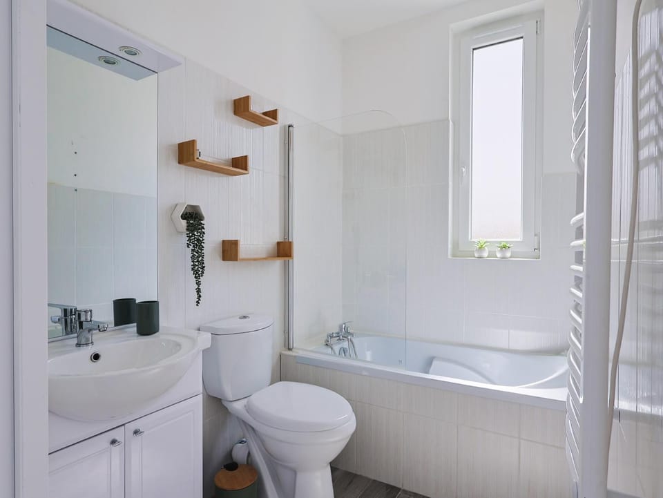 Toilet, Bathroom, Bath