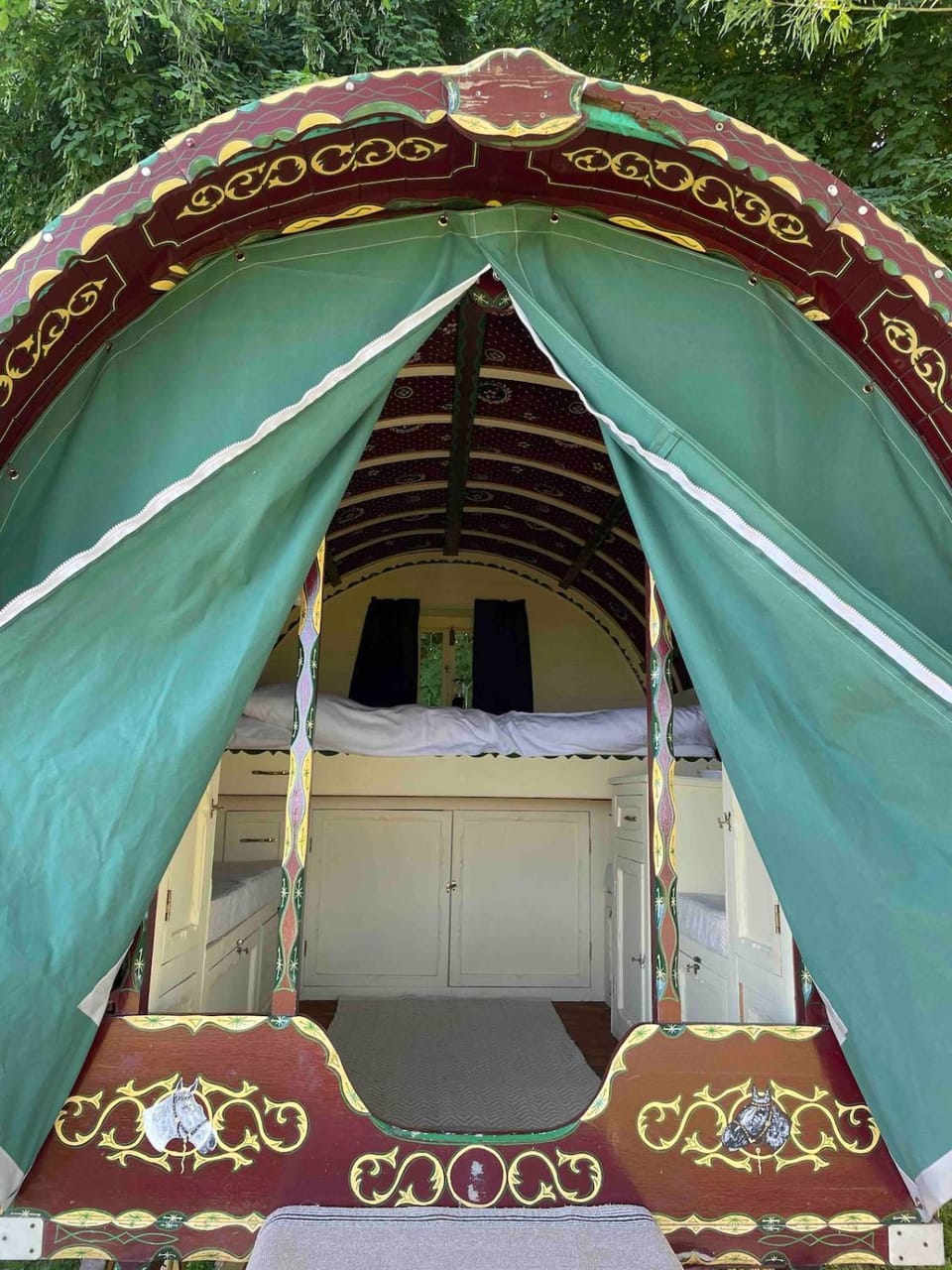 Gypsy bow top caravan Luxury tent in Penbryn
