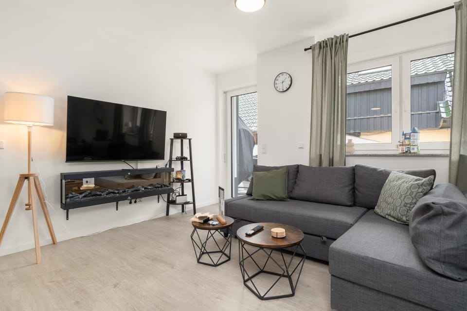 Communal lounge/ TV room, TV and multimedia, Living room, Seating area, fireplace