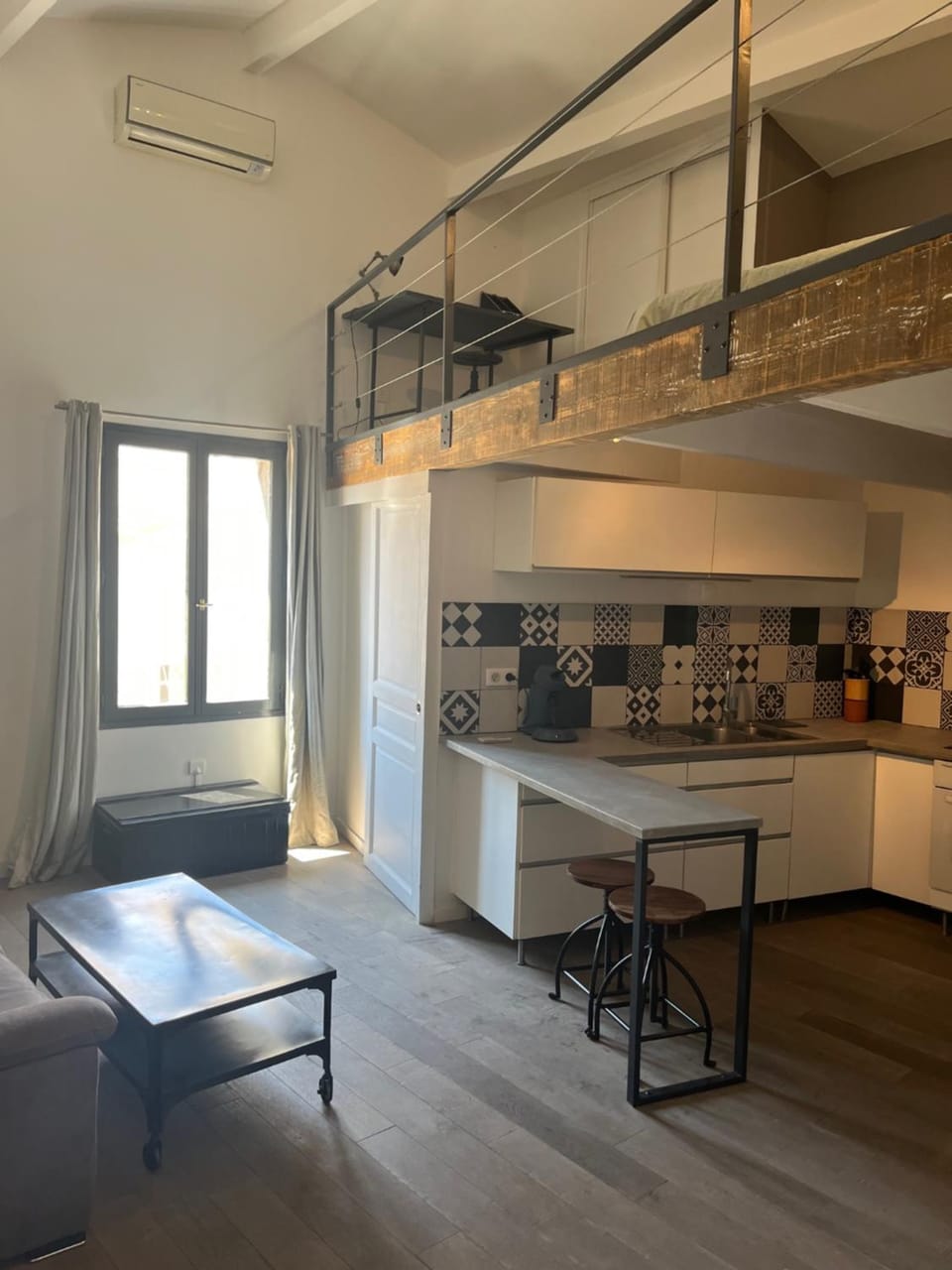 Kitchen or kitchenette, Living room