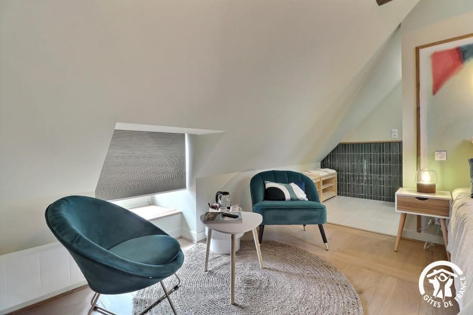 Seating area, Bedroom