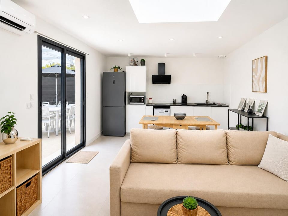Living room, kitchen
