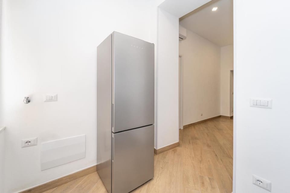 Kitchen or kitchenette, oven, wardrobe