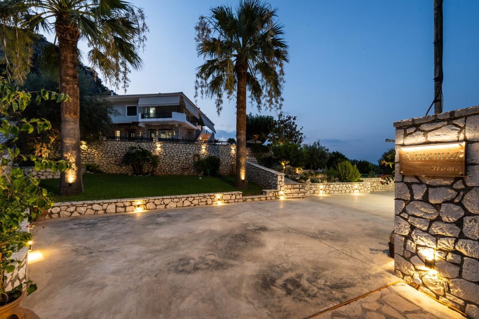 Property building, Facade/entrance, Garden