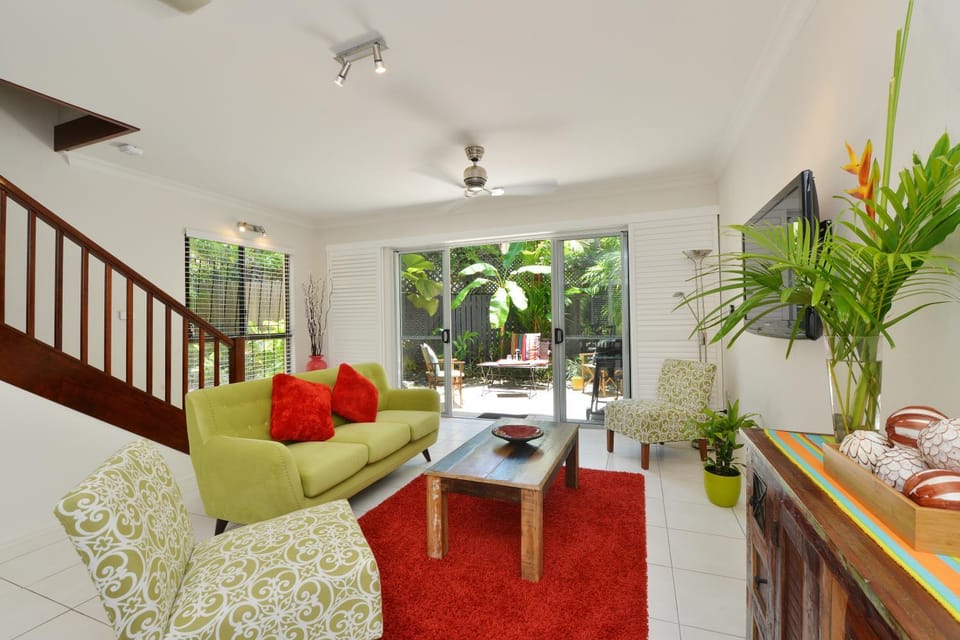Day, Living room