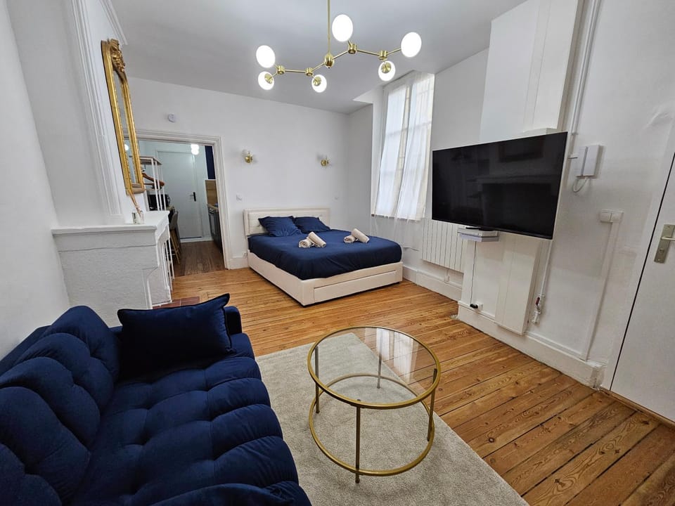 Living room, Bedroom