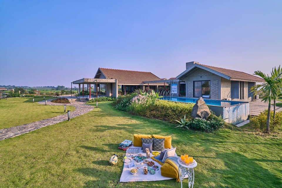 Property building, Swimming pool