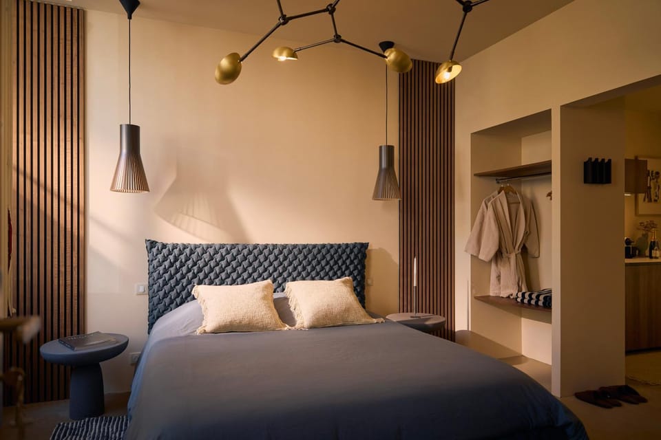 Bed, Photo of the whole room, Bedroom, towels, wardrobe
