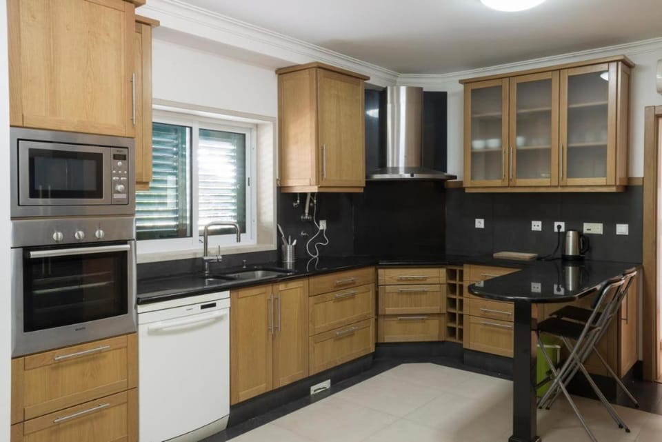 Dining area, dishwasher, microwave, oven, stove, kitchen